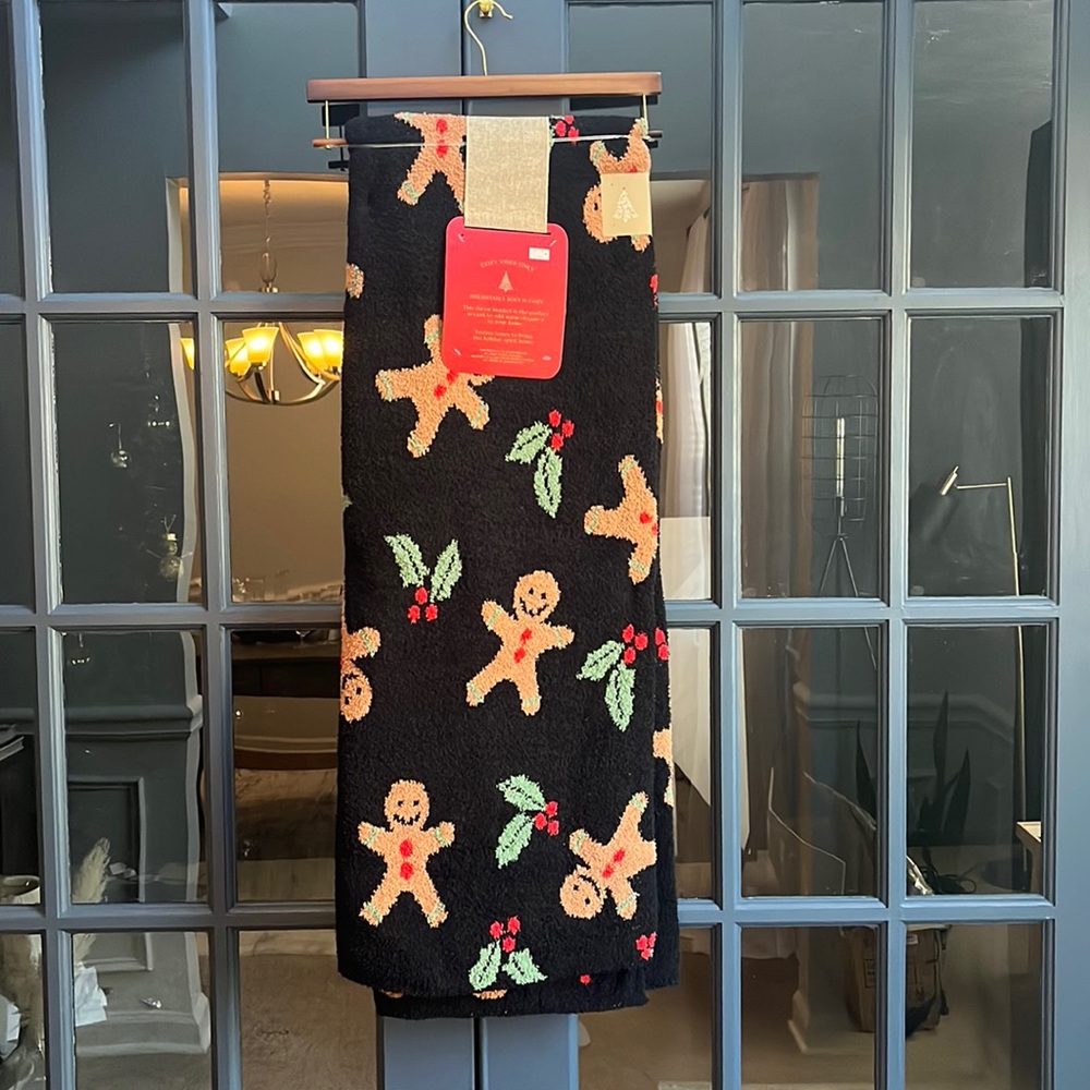 🎄SOLD🎄Viral Gingerbread man Christmas throw blanket